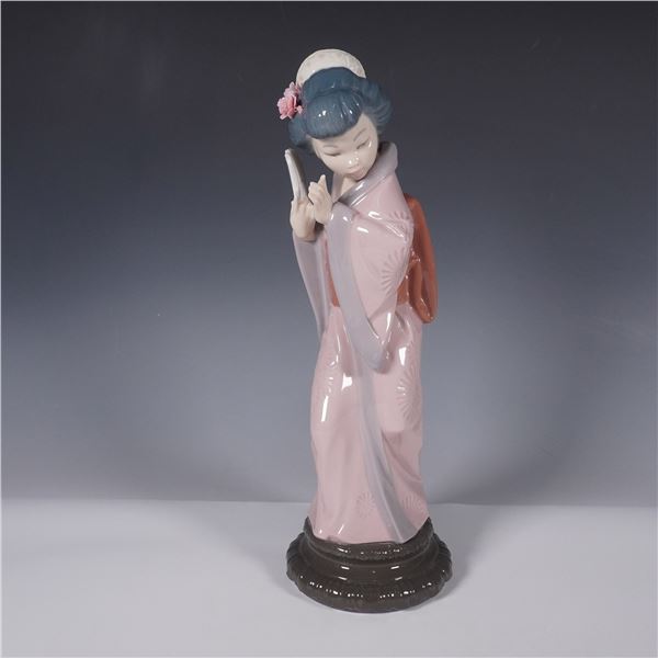 Lladro Porcelain Figurine, Chrysanthemum 01004990
