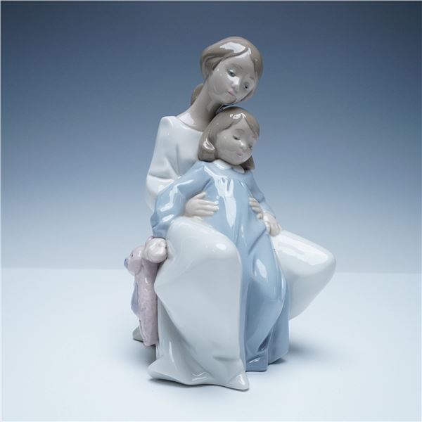 Nao by Lladro Porcelain Figurine, A Moment with Mommy