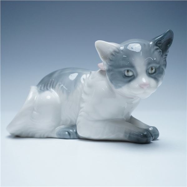 Nao by Lladro Porcelain Figurine, Gray Cat