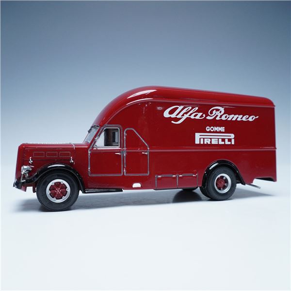 Alfa Romeo Pirelli Van Model 1:43 Scale