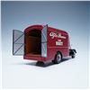 Image 3 : Alfa Romeo Pirelli Van Model 1:43 Scale