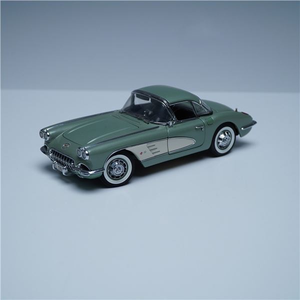 Danbury Mint 1:24 1960 Chevrolet Corvette Model Car