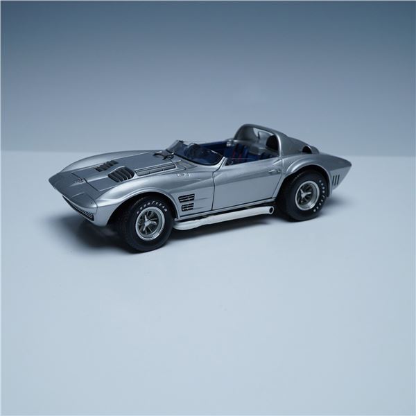 Racing Legends Chevrolet Corvette Grand Sport 1:18 Scale Model