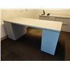Image 2 : BUREAU DE TRAVAIL GRIS 72" X 30" X 29"