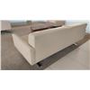 Image 2 : SOFA EN CUIR COUL. TAUPE 74-1/2" X 33-1/4" X 16" (ASSISE DE 16")