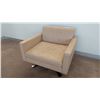 Image 1 : FAUTEIL PIVOTANT EN CUIR COUL. TAUPE 31-1/2" X 29-1/2" X 15"