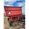 Image 4 : Red self-unloading grain tank c/w metal frame wagon'