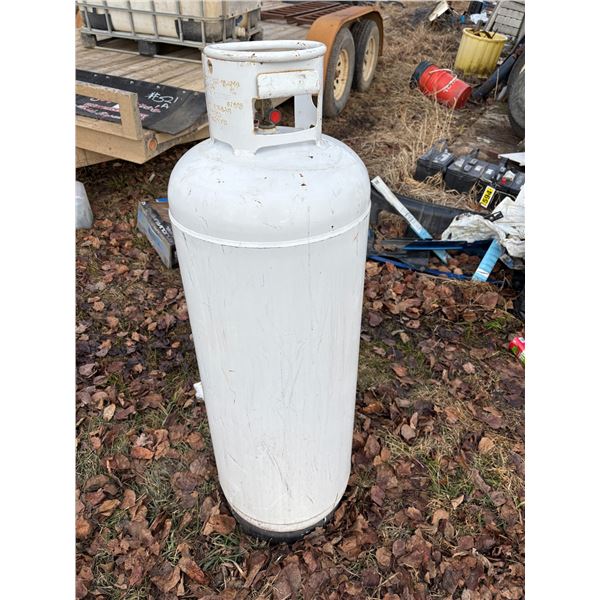 White propane tank