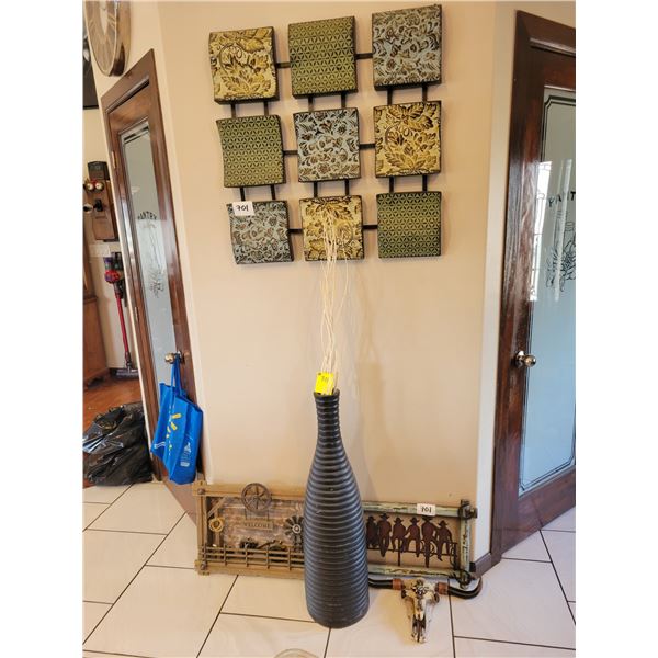 (In house) Wall art, western wall décor & large vase