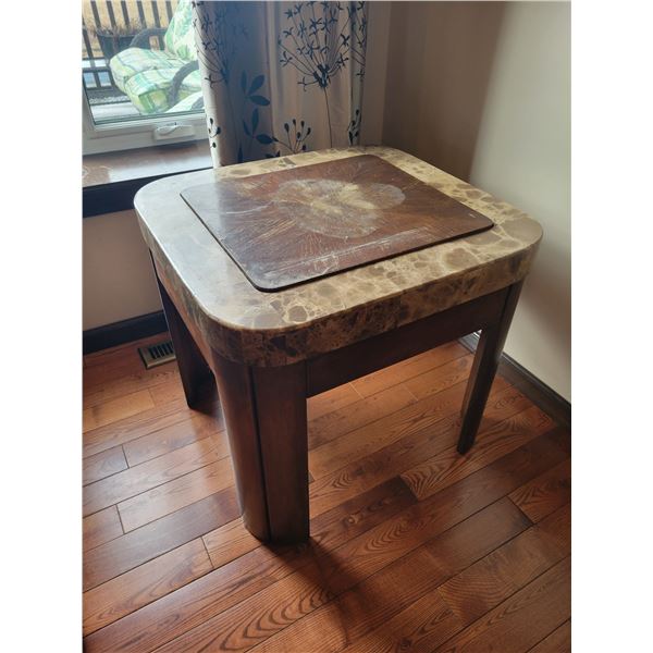 (In house) 2- End tables