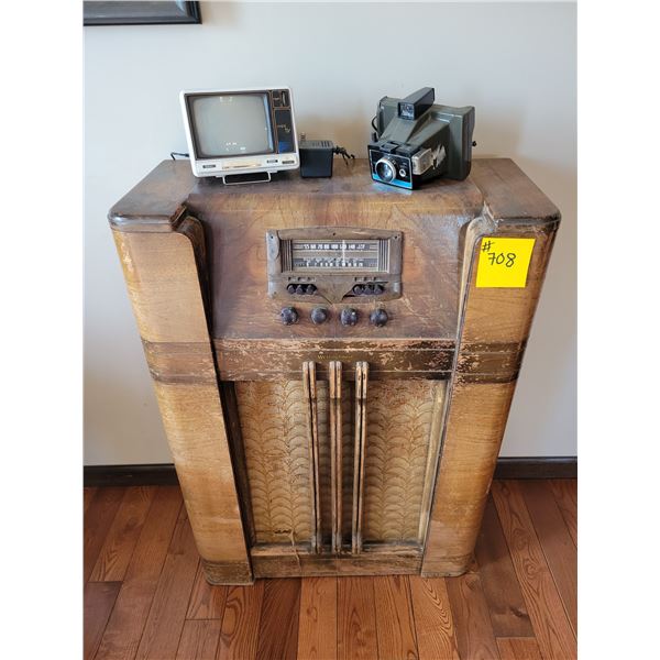 (In house) Vintage radio & camera c/w small portable TV