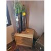 Image 1 : 2-Drawer end table & 2- large vases