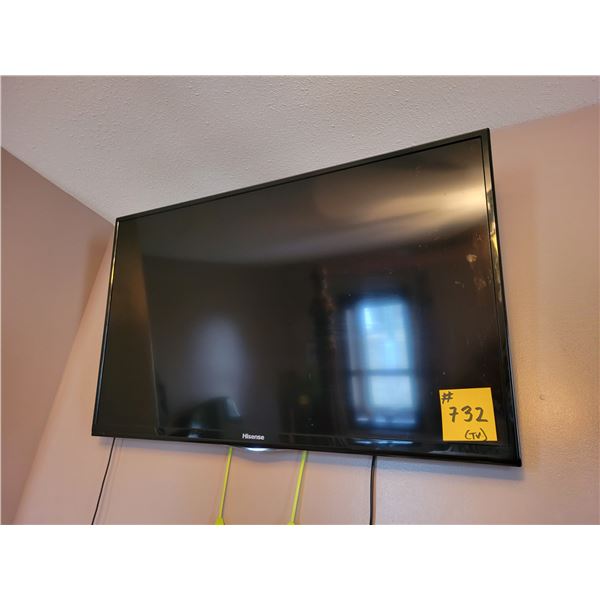 Hisense TV c/w wall mount