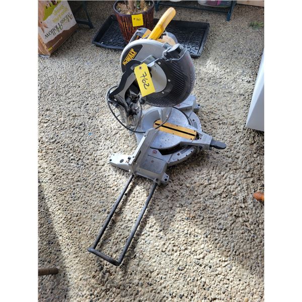 DeWalt DW715 12 in. compound mitre saw