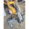 Image 4 : DeWalt DW715 12 in. compound mitre saw