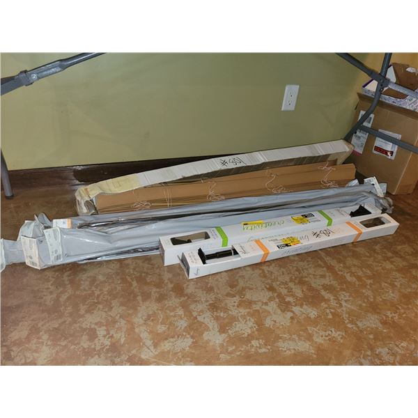 Window blinds & qty of curtain rods