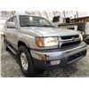 Image 8 : 106 -- 2001 TOYOTA 4RUNNER SR5, SILVER, 325432 KMS, 4X4