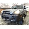 Image 2 : 101 -- 2005 HYUNDAI TUCSON GL, SILVER, 273740 KMS, FRONT WHEEL DRIVE