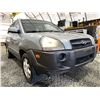 Image 8 : 101 -- 2005 HYUNDAI TUCSON GL, SILVER, 273740 KMS, FRONT WHEEL DRIVE