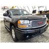 Image 8 : 128 -- 2003 GMC YUKON DENALI, BLACK, 306961 KMS, ALL WHEEL DRIVE