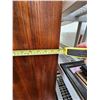 Image 8 : 733 -- THREE PIECE ENTERTAINMENT CENTER WITH LIGHTED OVERHANG, MIRROR AND SLIDING DRAWER IN EITHER T