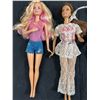 Image 2 : 5 Assorted Barbies