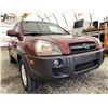 Image 8 : 104 -- 2006 HYUNDAI TUCSON GL, RED, 263470 KMS, ALL WHEEL DRIVE