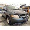 Image 8 : 204 -- 2002 DODGE CARAVAN SPORT, BLUE, 172615 KMS, FRONT WHEEL DRIVE "NO RESERVE!"