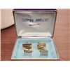Image 8 : 326 -- COLLECTION OF VINTAGE CUFF LINKS, MOTHER OF PEARL INLAY, TIGERSEYE, SILVER, AND 2.5L CASSEROL