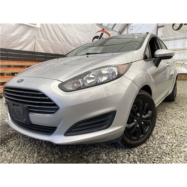 0E -- 2015 FORD FIESTA SE, SILVER, 159830 KMS, FRONT WHEEL DRIVE