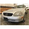 Image 2 : 0G -- 1999 MERCEDES SLK 230, SILVER, 132964 KMS, REAR WHEEL DRIVE