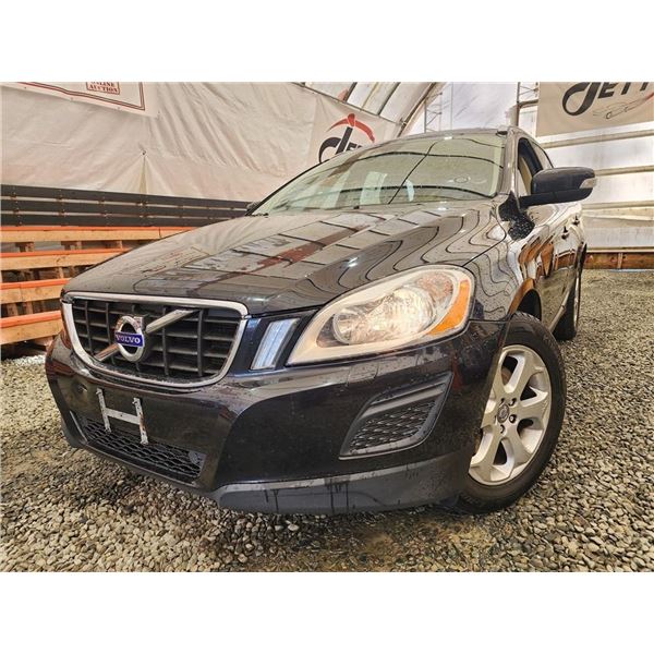 121 -- 2011 VOLVO XC 60, BLACK, 249902 KMS, ALL WHEEL DRIVE