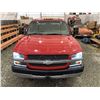 Image 7 : 156 -- 2003 CHEVROLET SILVERADO 2500, RED, 299701 KMS TMU, FOUR WHEEL DRIVE