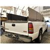Image 14 : 162 -- 2004 GMC SIERRA 1500, WHITE, 252516 KMS, REAR WHEEL DRIVE