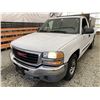 Image 3 : 162 -- 2004 GMC SIERRA 1500, WHITE, 252516 KMS, REAR WHEEL DRIVE