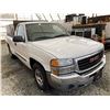 Image 9 : 162 -- 2004 GMC SIERRA 1500, WHITE, 252516 KMS, REAR WHEEL DRIVE