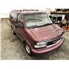 Image 10 : 202 -- 1997 GMC SAFARI XT, RED, 257264 KMS, REAR WHEEL DRIVE