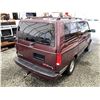 Image 16 : 202 -- 1997 GMC SAFARI XT, RED, 257264 KMS, REAR WHEEL DRIVE