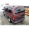 Image 22 : 202 -- 1997 GMC SAFARI XT, RED, 257264 KMS, REAR WHEEL DRIVE