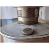 Image 2 : 410 -- 4 ANTIQUE ALADDIN OIL LAMPS WITH CHIMNEYS AND ON EXTRA CHIMNEY