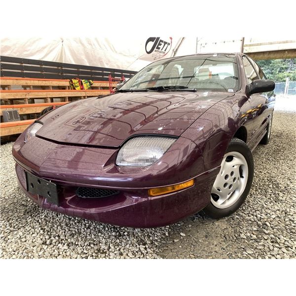33 -- 1995 PONTIAC SUNFIRE, PURPLE, 231571 KMS, FRONT WHEEL DRIVE "NO RESERVE!"