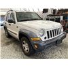 Image 8 : 117 -- 2007 JEEP LIBERTY, WHITE, 156949 KMS TMU, 4X4 CARFAX DISCREPANCY