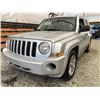 Image 2 : 103 -- 2008 JEEP PATRIOT, SILVER, 270793 KMS, FOUR WHEEL DRIVE