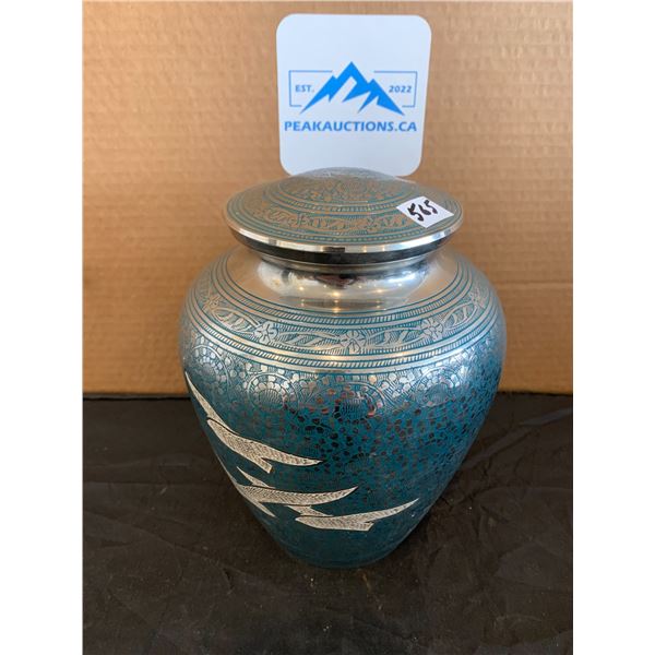 Beautiful 3 Bird Urn