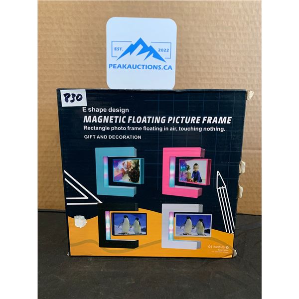 E Shaped Magnetic Floating Picture Frame Black