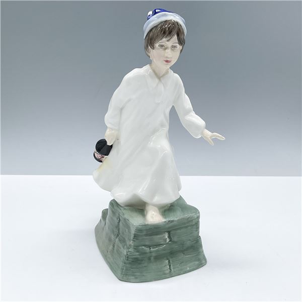 Royal Doulton Figurine, Wee Willie Winkie HN3031