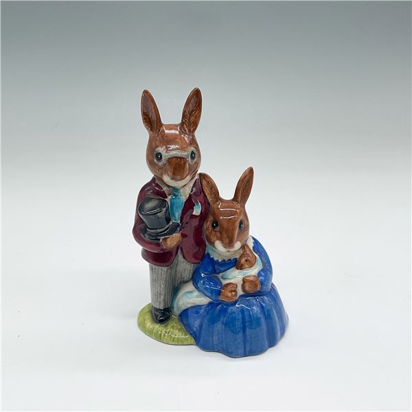 Royal Doulton Bunnykins Figurine, Family Photograph DB1