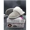 Image 1 : Nuknuuk Sheepskin Slippers Size 9 With Rubber Soles
