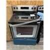 Image 1 : Whirlpool Freestanding Electric Range Model WFE535S0LS