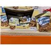 Image 2 : Famous Amos Chocolate Chip Cookies 30 x 56 g Packets